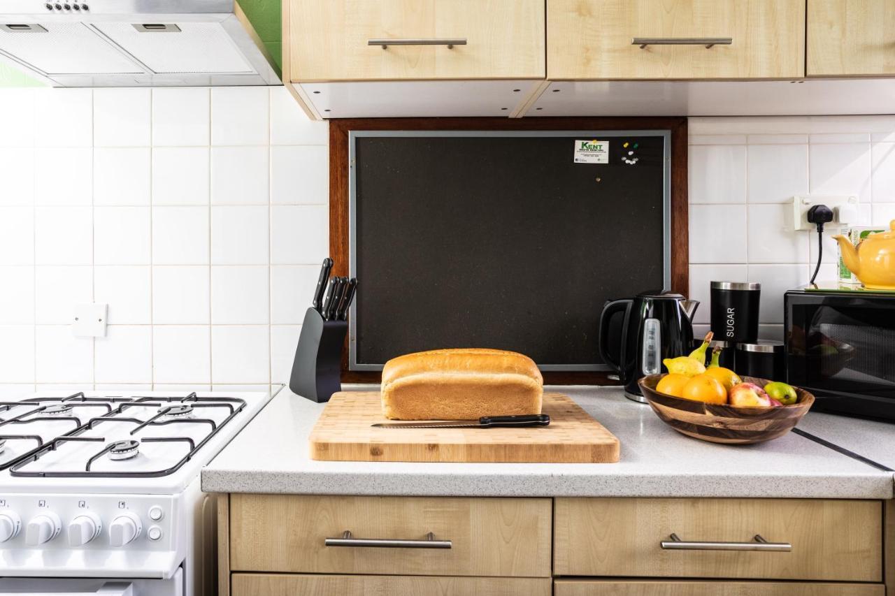 Perfect For Contractors - Canterbury - Free Parking - Ultra Wifi Екстер'єр фото